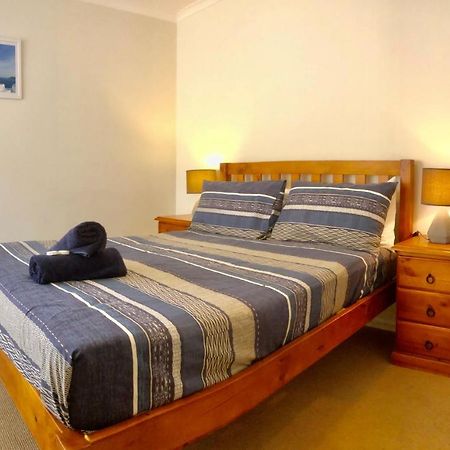Beach House Opposite Ocean 4 Bed 2 Bathroom With Pool Geraldton Bagian luar foto