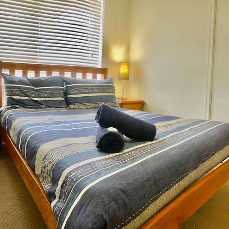 Beach House Opposite Ocean 4 Bed 2 Bathroom With Pool Geraldton Bagian luar foto