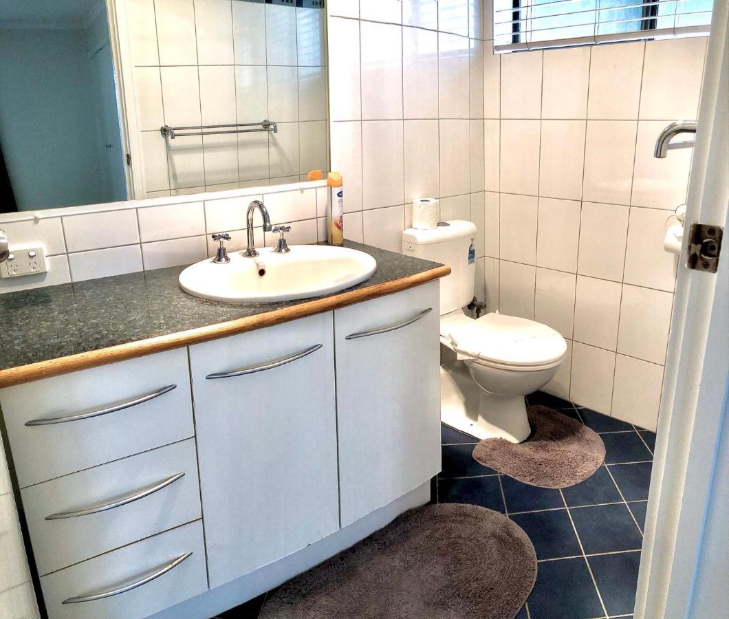 Beach House Opposite Ocean 4 Bed 2 Bathroom With Pool Geraldton Bagian luar foto
