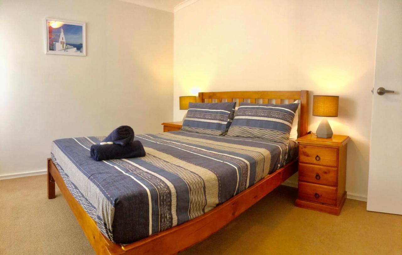 Beach House Opposite Ocean 4 Bed 2 Bathroom With Pool Geraldton Bagian luar foto