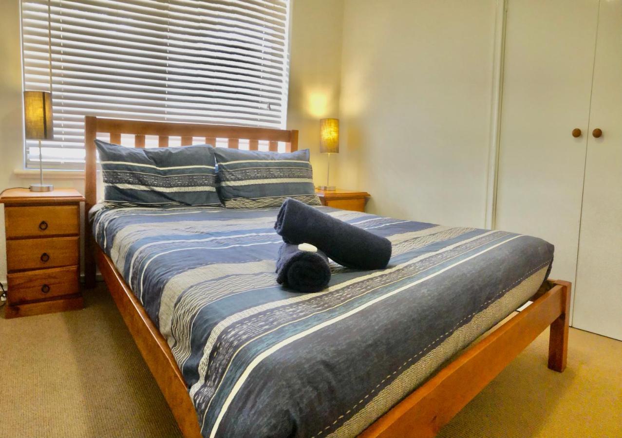 Beach House Opposite Ocean 4 Bed 2 Bathroom With Pool Geraldton Bagian luar foto