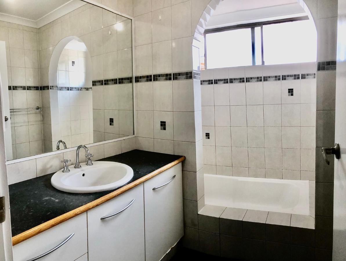 Beach House Opposite Ocean 4 Bed 2 Bathroom With Pool Geraldton Bagian luar foto